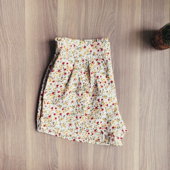 PacSun Pants - Pacsun floral shorts